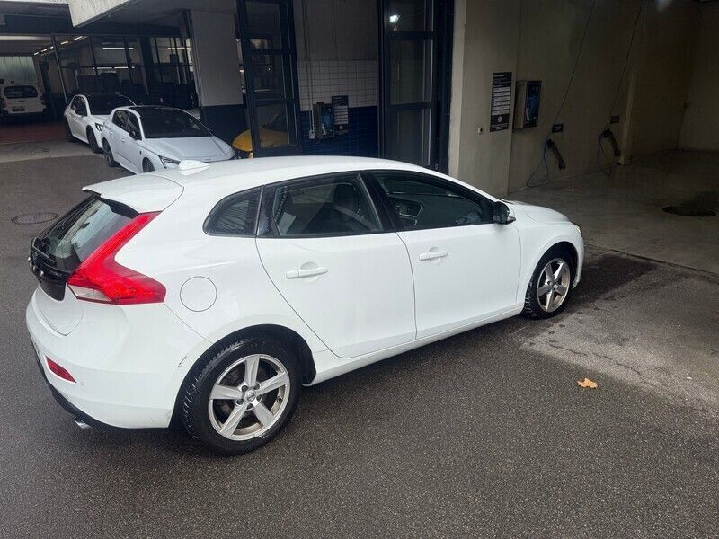 Gebraucht Volvo V40 Momentum 120 PS (88 kW) 2018 Kombi