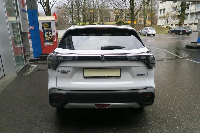 Neu Suzuki SX4 S-Cross 110 PS (80 kW) 2027 SUV