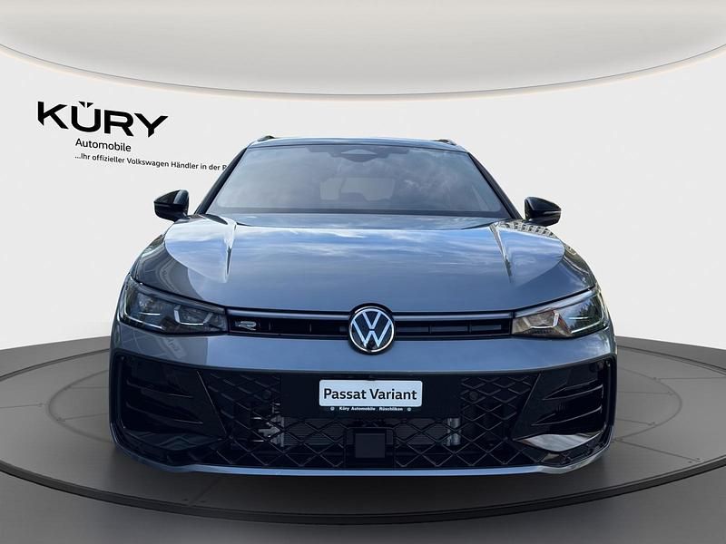 Neu VW Passat R-line 266 PS (195 kW) 2025 Grau Kombi