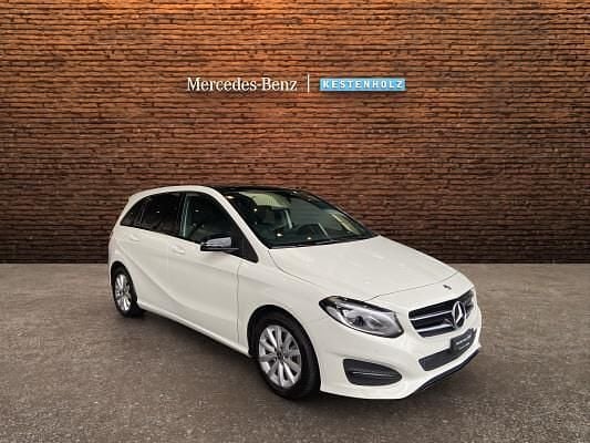 Gebraucht Mercedes B200 Night 156 PS (114 kW) 2018 Weiss Van / Kleinbus