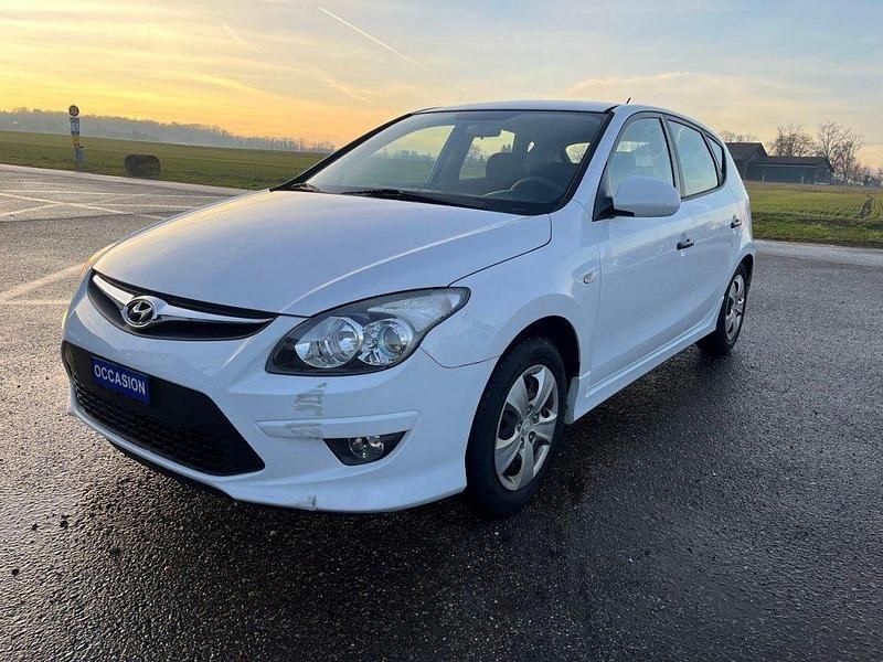 Gebraucht Hyundai i30 Comfort 109 PS (80 kW) 2011 Limousine