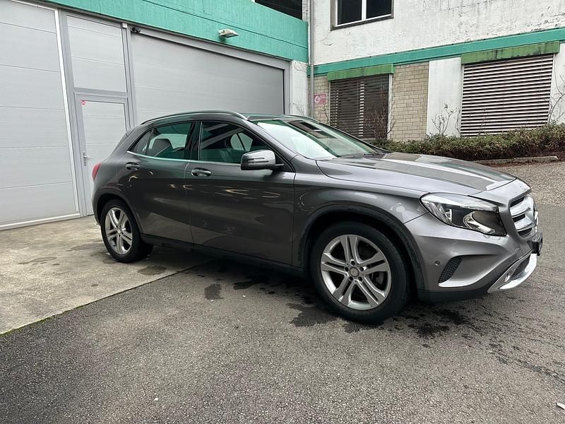 Gebraucht Mercedes GLA250 Urban 211 PS (155 kW) 2014 SUV