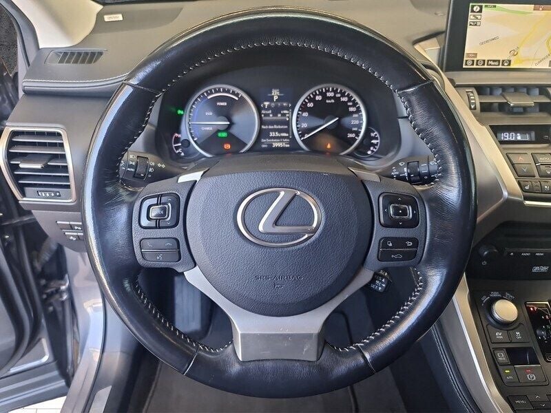 Gebraucht Lexus NX300h E-FOUR 197 PS (144 kW) 2016 Grau SUV