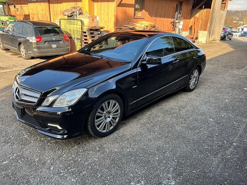 Gebraucht Mercedes E250 204 PS (150 kW) 2011