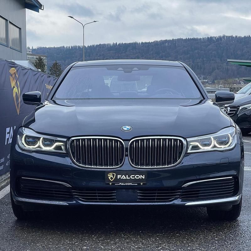 Gebraucht BMW 750 Executive 450 PS (330 kW) 2016 Limousine