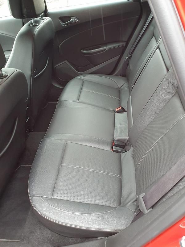 Gebraucht Opel Astra Cosmo 170 PS (125 kW) 2015 Rot Limousine