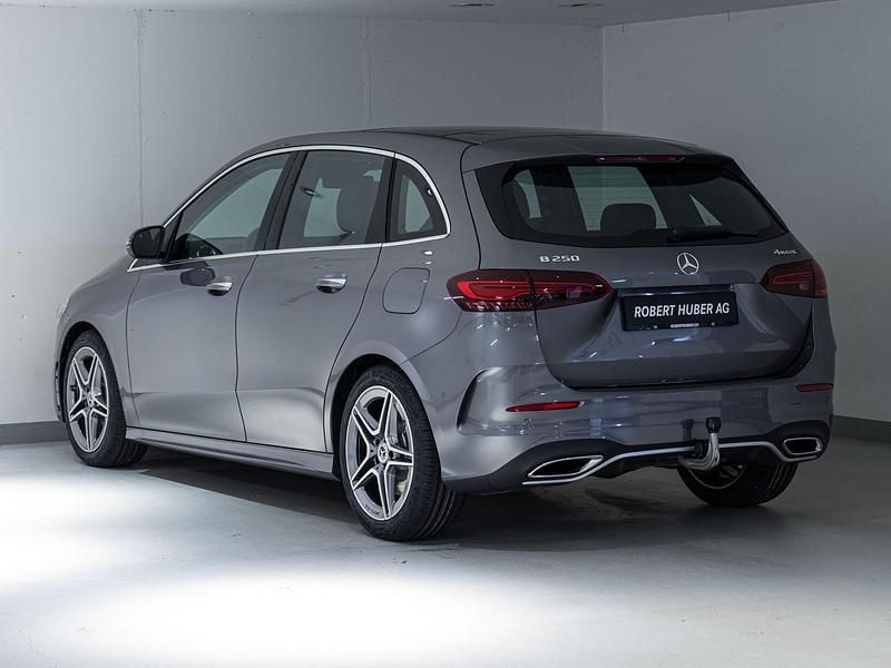 Neu Mercedes B250e 234 PS (172 kW) 2025 Grau Van / Kleinbus