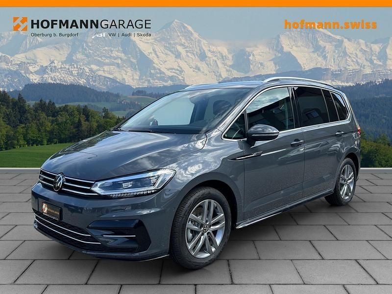 Grau Gebraucht 2024 VW Touran R-line Van / Kleinbus | CHF 44’944 - Bild 1/4