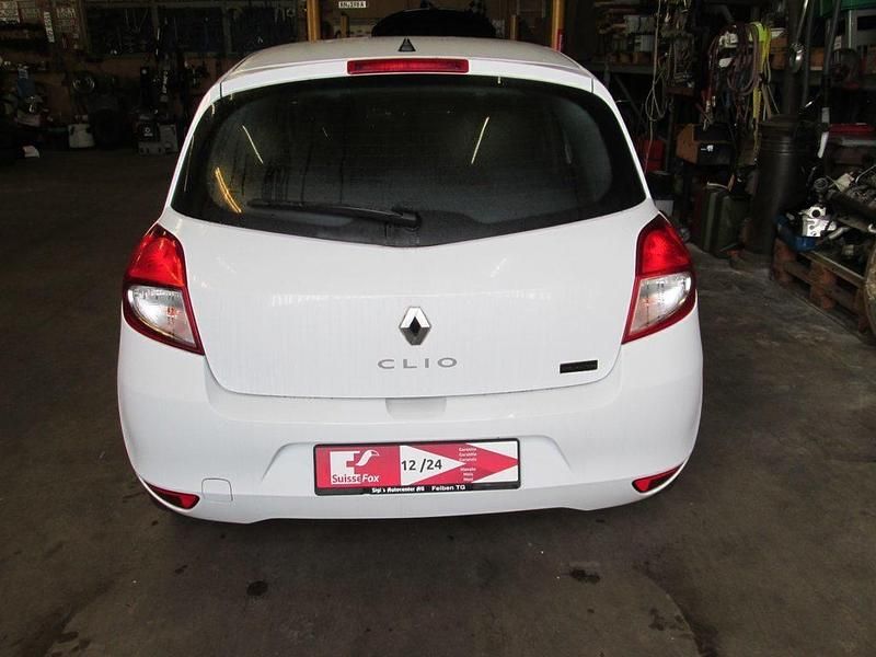 Gebraucht Renault Clio IV Collection 75 PS (55 kW) 2013 Weiss Limousine