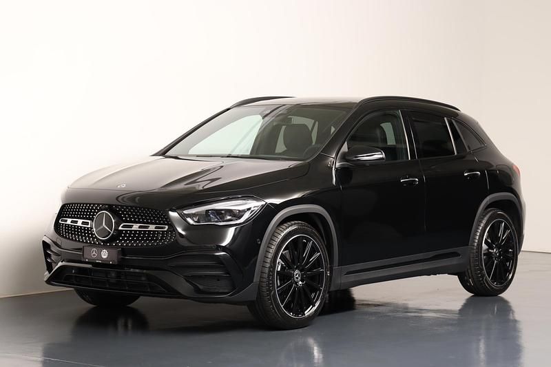 Gebraucht Mercedes GLA220 AMG line 190 PS (139 kW) 2023 Schwarz SUV