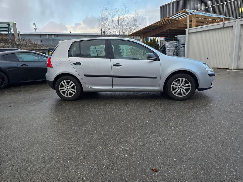 Gebraucht VW Golf V Comfortline 140 PS (102 kW) 2007