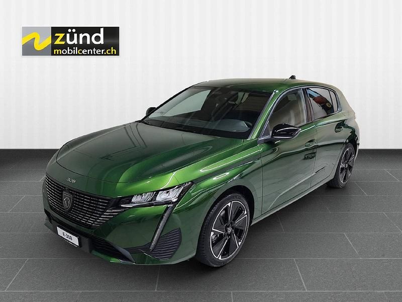 Grün Gebraucht 2024 Peugeot e-308 Allure Kleinwagen | CHF 35’085 (Teuer) - Bild 1/4