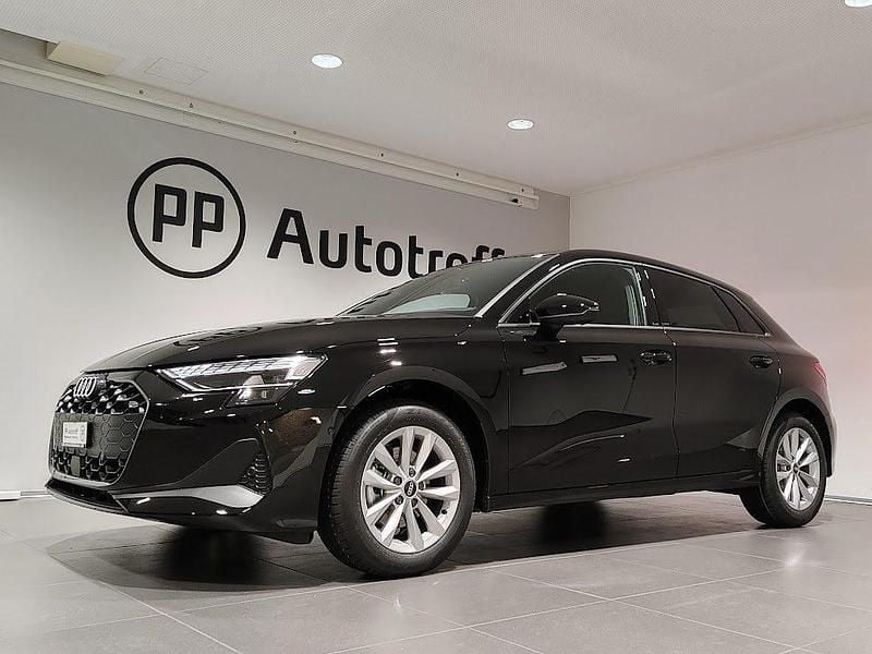 Neu Audi A3 Attraction 150 PS (110 kW) 2025 Schwarz Limousine