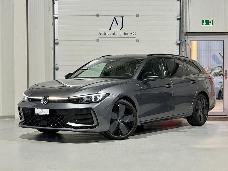 Gebraucht 2024 VW Passat R-line Kombi | CHF 38’800 (Superpreis) - Bild 1/4