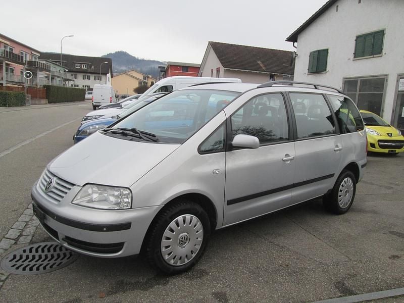 Gebraucht 2001 VW Sharan Comfortline Van / Kleinbus | CHF 2’200 - Bild 1/4