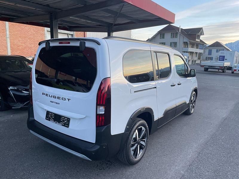 Neu Peugeot Rifter GT 130 PS (95 kW) 2025 Van / Kleinbus