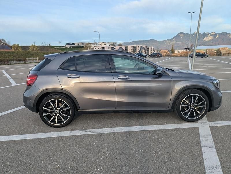 Gebraucht Mercedes GLA200 Night 156 PS (114 kW) 2019 SUV