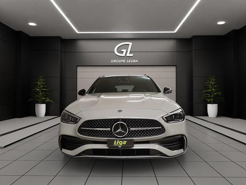 Gebraucht Mercedes C300e 259 PS (190 kW) 2025 Grau Kombi