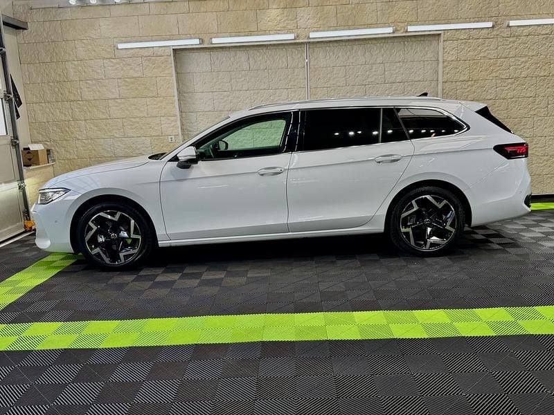 Gebraucht VW Passat Elegance 150 PS (110 kW) 2024 Kombi