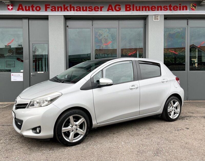 Gebraucht 2012 Toyota Yaris Premium Kleinwagen | CHF 8’900 (Etwas zu teuer) - Bild 1/4