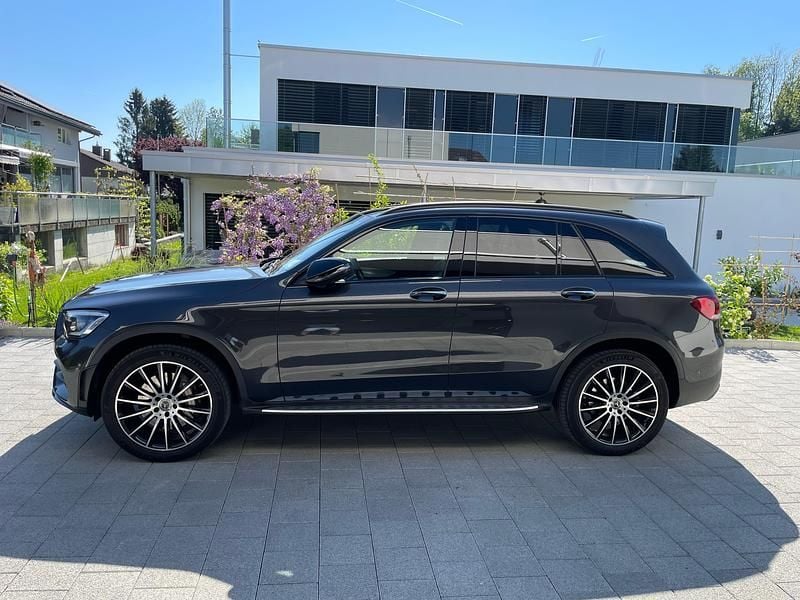 Gebraucht Mercedes GLC300e AMG line 319 PS (234 kW) 2021