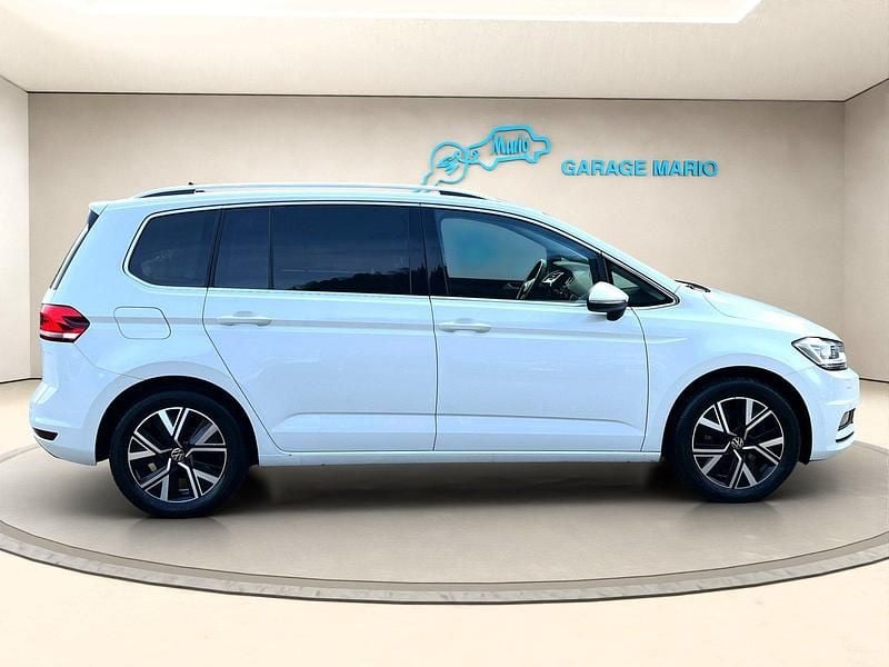 Gebraucht VW Touran Highline 150 PS (110 kW) 2023 Van / Kleinbus