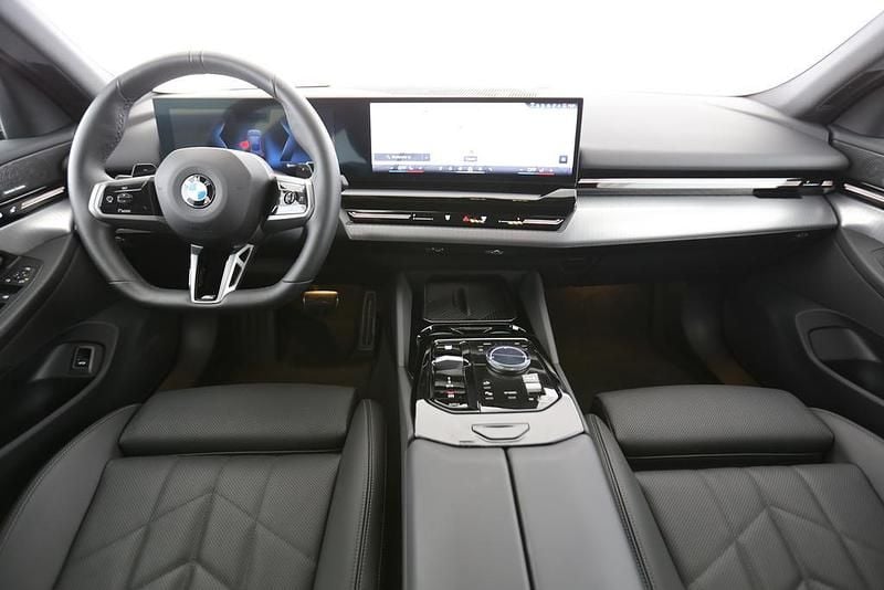 Gebraucht BMW 520 Comfort Edition 208 PS (152 kW) 2024 Schwarz Kombi