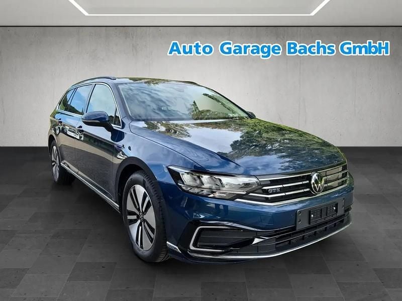 Gebraucht VW Passat GTE 217 PS (159 kW) 2026 Blau Kombi