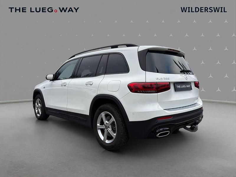 Gebraucht Mercedes GLB200 AMG line 163 PS (119 kW) 2023 Weiss SUV