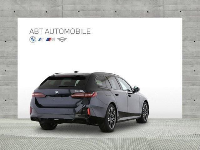 Neu BMW 520 208 PS (152 kW) 2025 Schwarz Kombi
