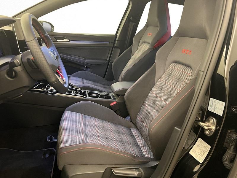 Gebraucht VW Golf VIII GTI 265 PS (194 kW) 2024 Schwarz Limousine