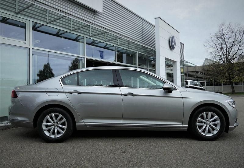 Gebraucht VW Passat Comfortline 180 PS (132 kW) 2015 Limousine
