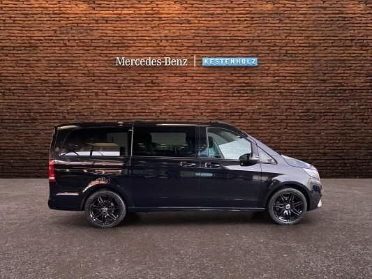 Gebraucht Mercedes V300 Avantgarde 239 PS (175 kW) 2023 Schwarz Van / Kleinbus