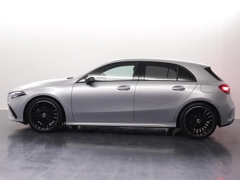 Gebraucht Mercedes A200 AMG line 177 PS (130 kW) 2024 Silber Limousine