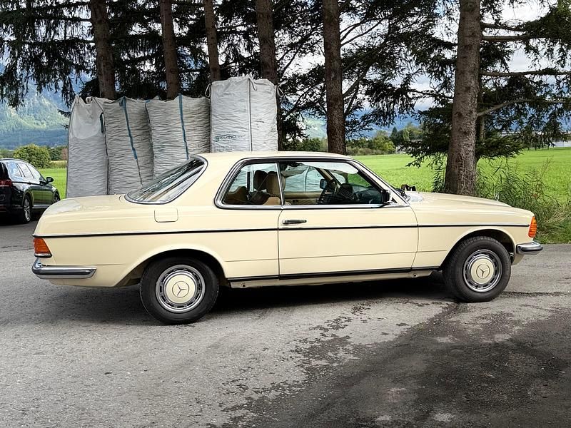 Gebraucht Mercedes 280 170 PS (125 kW) 1982