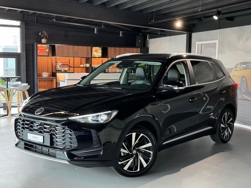 Gebraucht MG ZS Luxury 197 PS (144 kW) 2024 Schwarz Limousine