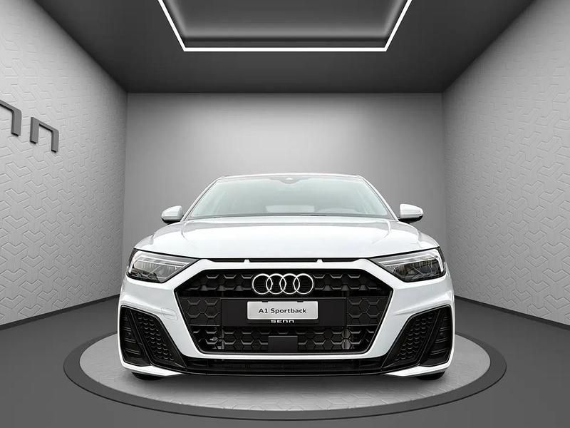 Neu Audi A1 Sportback Attraction 115 PS (84 kW) 2026 Weiss Kleinwagen