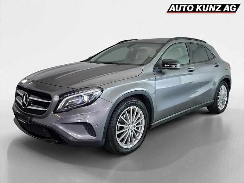 Gebraucht Mercedes GLA200 Night 136 PS (100 kW) 2015 SUV