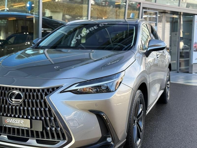 Neu Lexus NX350h E-FOUR 244 PS (179 kW) 2025