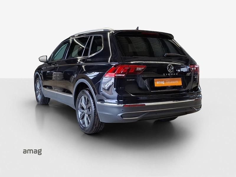 Gebraucht VW Tiguan Allspace Life 190 PS (139 kW) 2023 Deepblack perleffekt SUV
