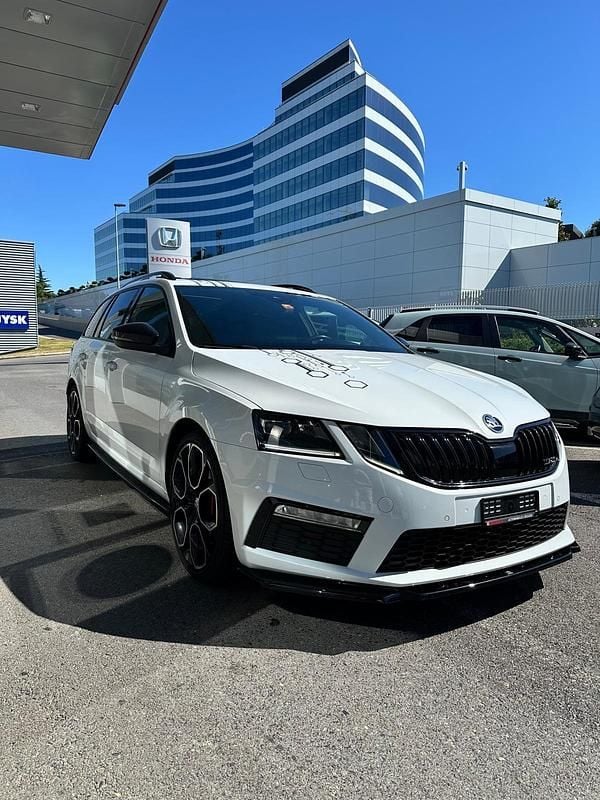 Weiss Gebraucht 2017 Skoda Octavia RS Kombi | CHF 21’900 (Etwas zu teuer) - Bild 1/4