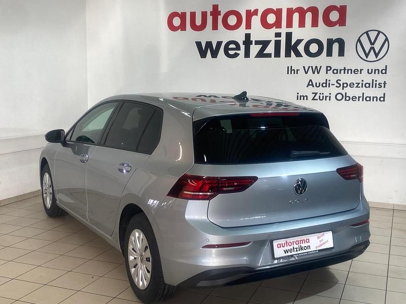 Neu VW Golf VIII Basis 114 PS (83 kW) 2025 Silber Limousine