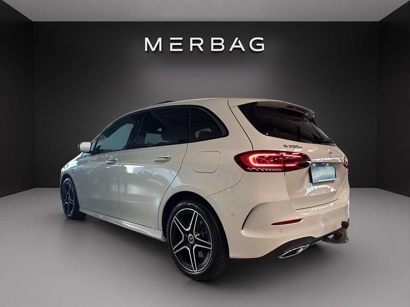 Gebraucht Mercedes B250e AMG line 160 PS (117 kW) 2022 Weiss Van / Kleinbus