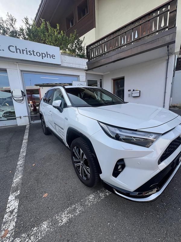 Gebraucht Toyota RAV4 Hybrid Premium 306 PS (225 kW) 2023 SUV