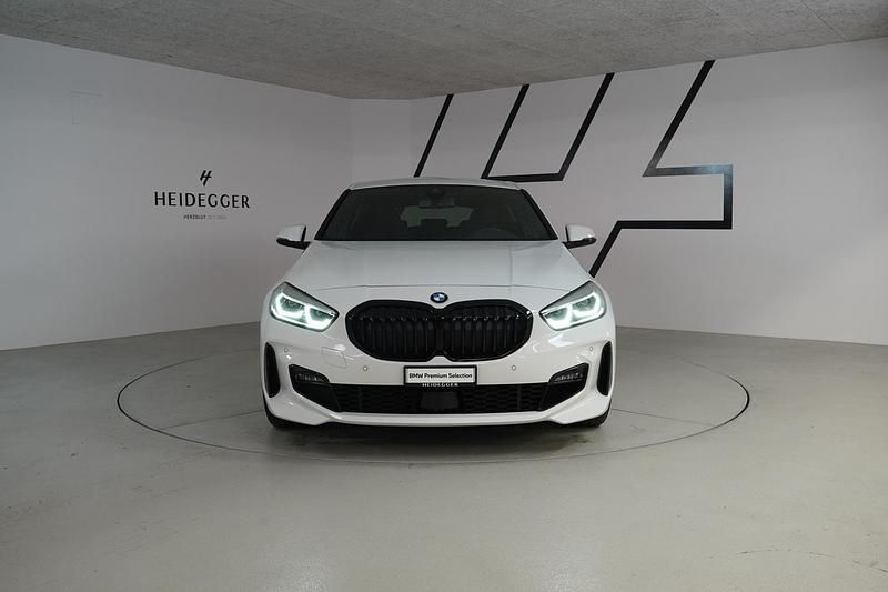 Gebraucht BMW 118 M Sport 150 PS (110 kW) 2022 Weiss Kleinwagen