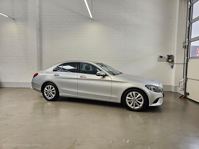 Gebraucht Mercedes C300 Avantgarde 245 PS (180 kW) 2020 Grau Limousine