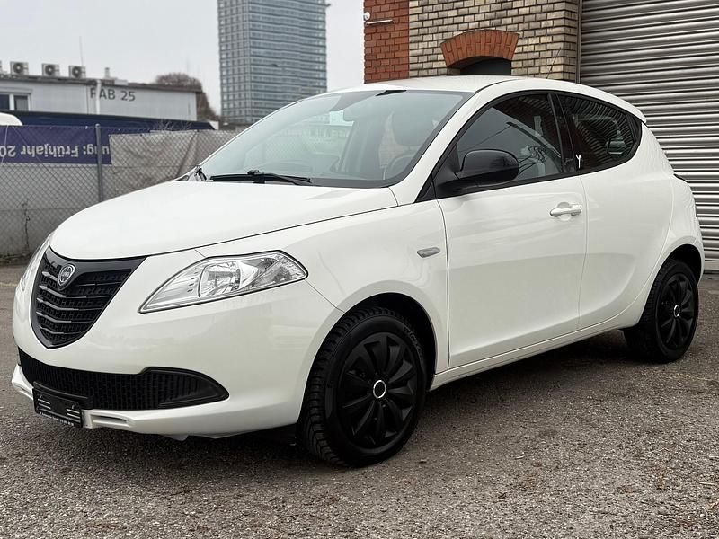 Gebraucht Lancia Ypsilon 69 PS (50 kW) 2014 Kleinwagen