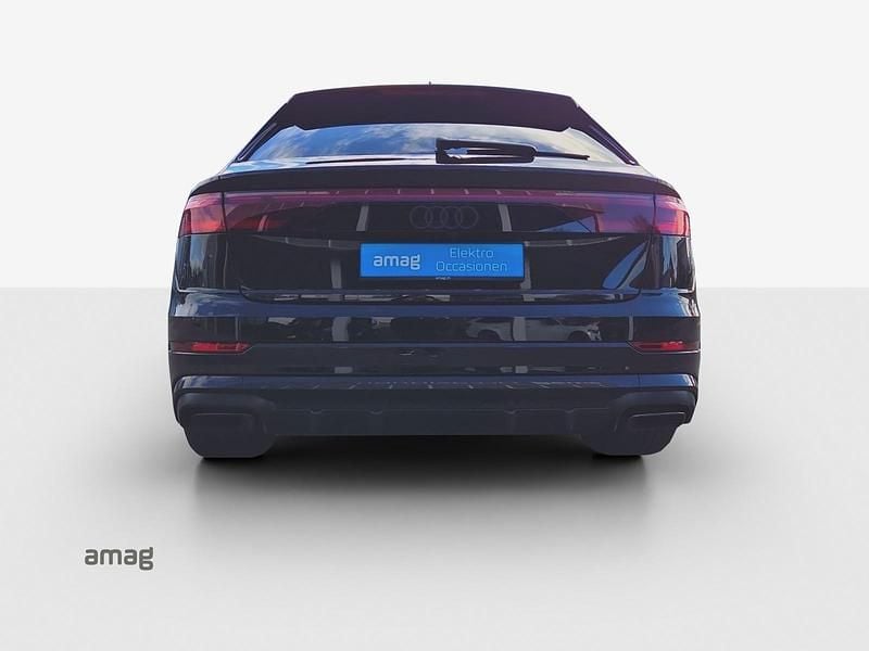 Gebraucht Audi Q8 Ambiente 394 PS (289 kW) 2024 Mythosschwarz metallic SUV