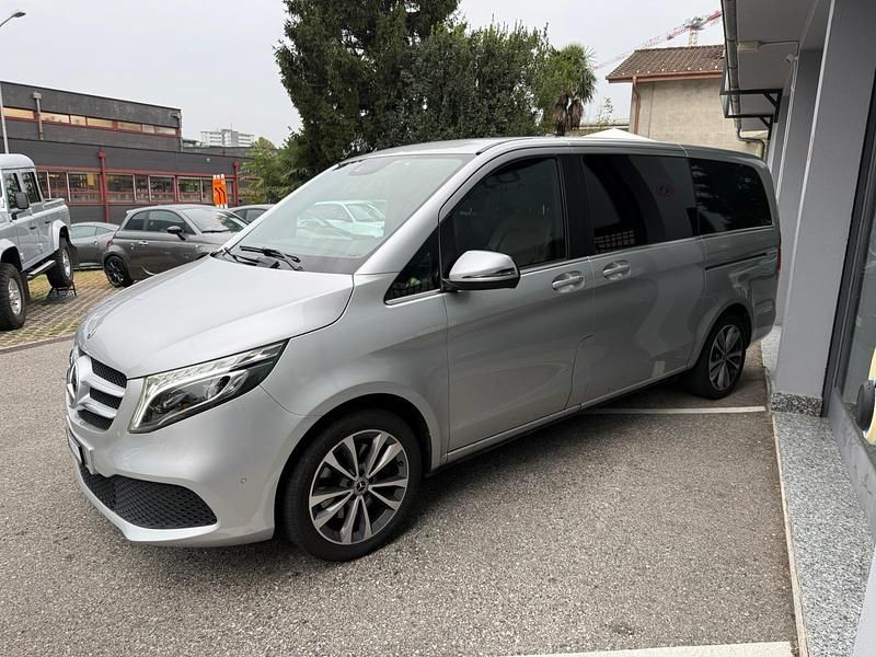 Gebraucht Mercedes V250 190 PS (139 kW) 2022 Van / Kleinbus