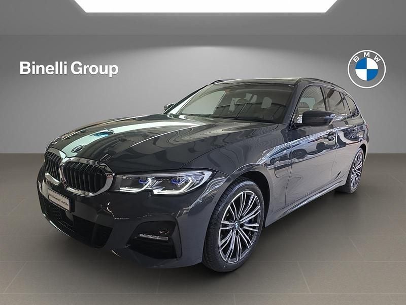 Gebraucht BMW 330e M Sport 292 PS (214 kW) 2021 Grau Kombi